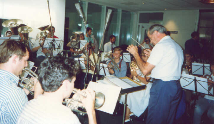 Radio Broadcast, Holland